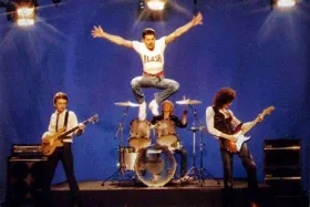 Albun ANOTHER ONE BITES THE DUST